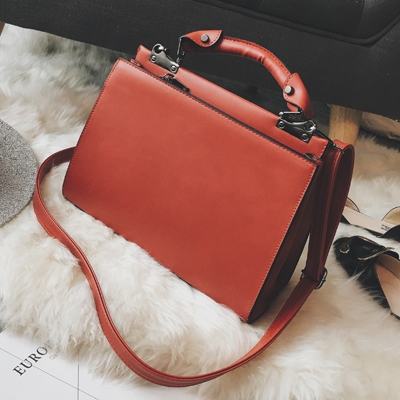 Елегантни изчистени дамски чанти в шест цвята . 