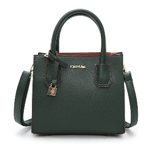 Кокетна дамска чанта с малка и голяма дръжка - в три цвята. 