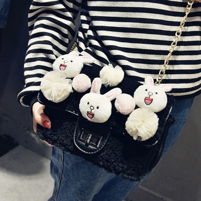 Закачливи дамски чанти с анимационни плюшени герои. 