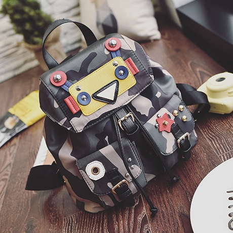 Дамска раница в сив, черен, зелен и камуфлаж. 