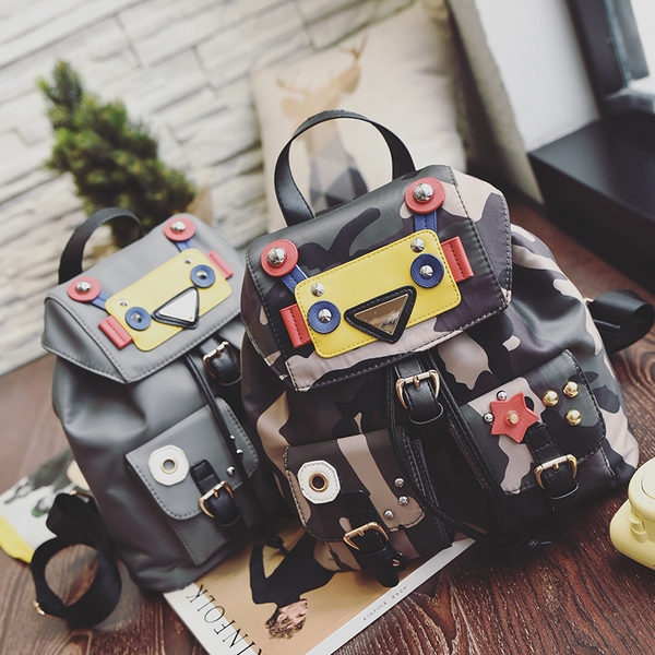 Дамска раница в сив, черен, зелен и камуфлаж. 