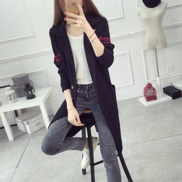 Спортно-елегантни жилетки - средна дължина в четири цвята. 