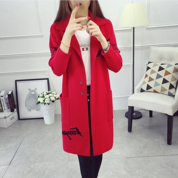 Спортно-елегантни жилетки - средна дължина в четири цвята. 