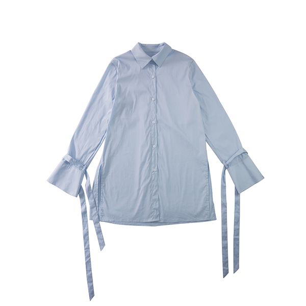 Риза в светло синьо с широки ръкави - тип туника. 