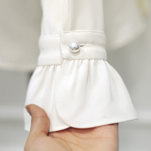 Есенно-зимни ризи в бял и черен цвят - с панделка отпред. 