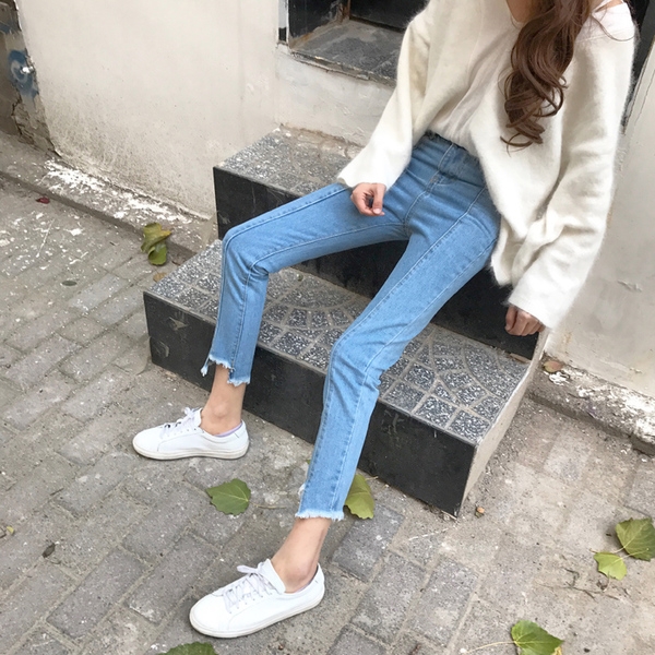 Дамски дънки с висока талия тип boyfriend в светлосин цвят