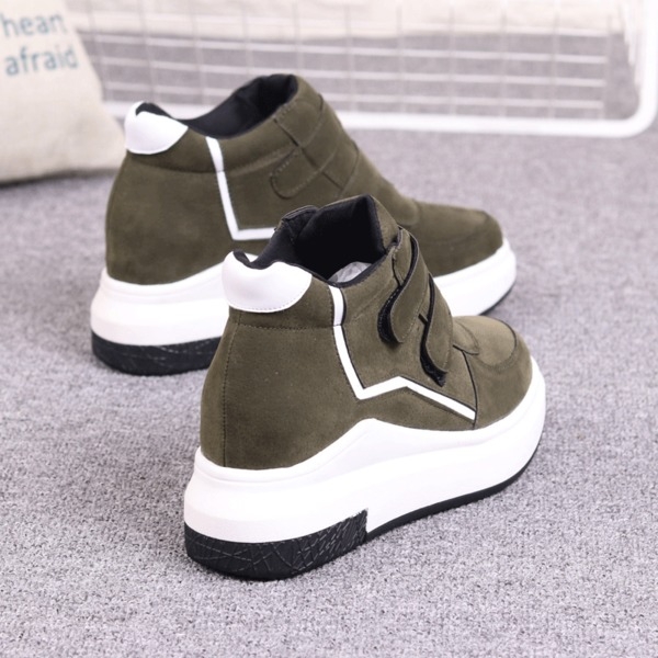 Ежедневни обувки с дебела подметка в три цвята. 