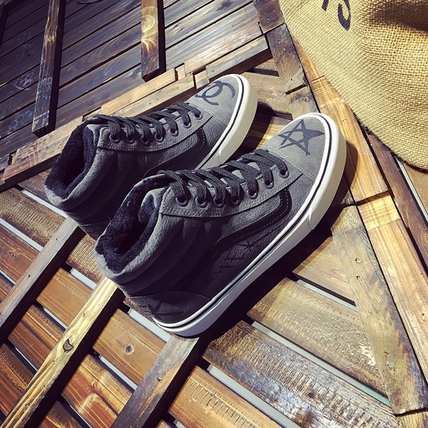 Женски кецове дебели подходящи за зимата в четири цвята. 