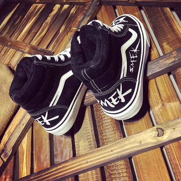 Женски кецове дебели подходящи за зимата в четири цвята. 