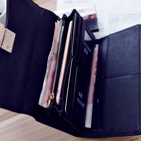 Дамско голямо портмоне със златиста катарама