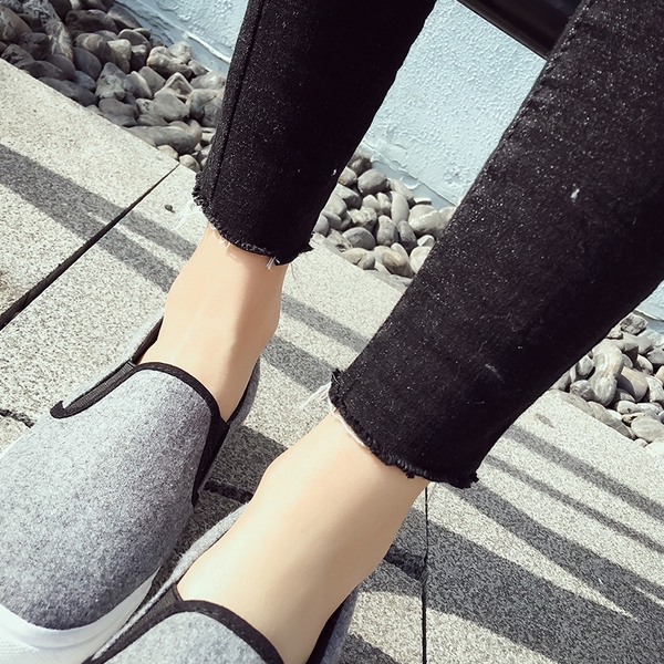 Стилни дамски дънки тип Слим в черен цвят