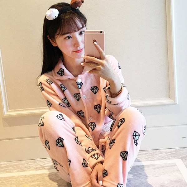 Сладки пижамки с детски мотиви- памучни.