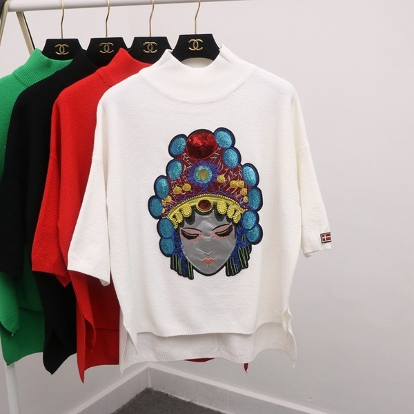 Женски блузи бродирани с пайети в четири цвята.