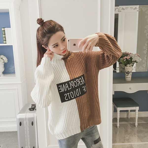 Дамски дебел пуловер тип поло и широк с надпис, в черен и кафяв цвят