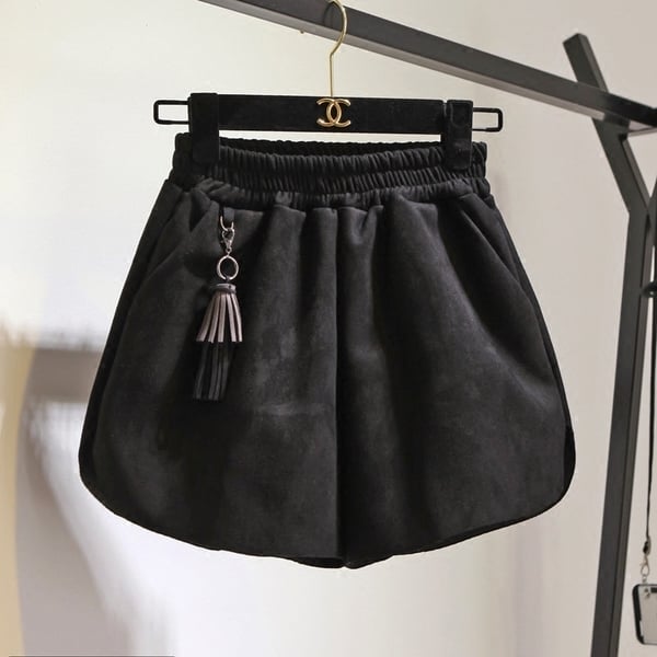 Стилни дамски къси панталони - широки , в кафяв, сив, черен и зелен цвят