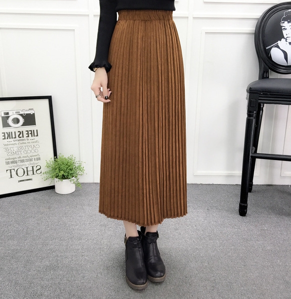 Дамска плисирана пола над глезените в по-тъмни тонове