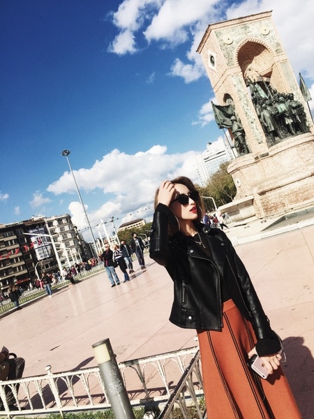 Стилно кожено дамско яке в розов и черен цвят тип Слим