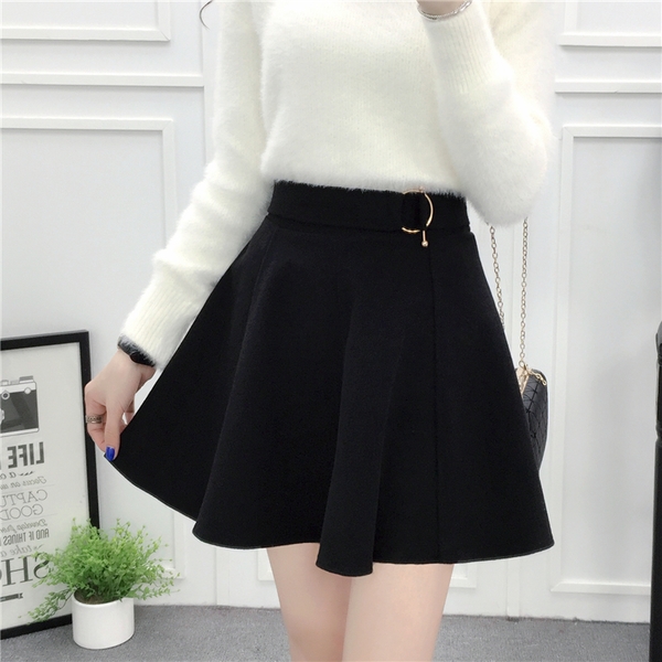 Зимни вълнени дамски поли в сив и черен цвят.