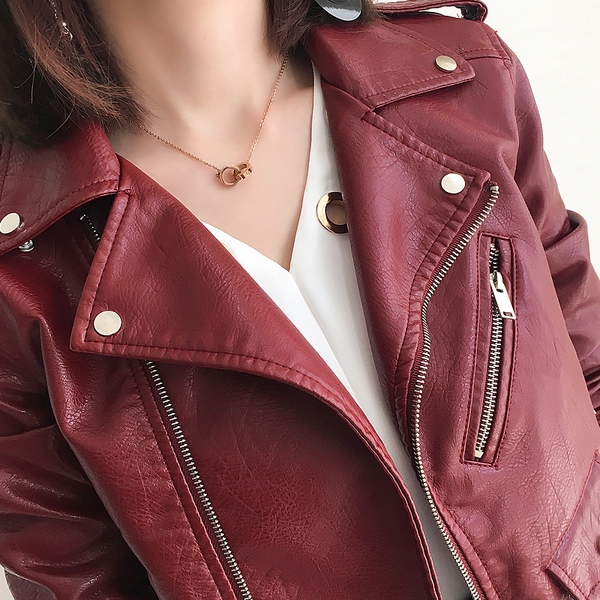 Дамско кожено яке в червен, жълт, черен и син цвят 