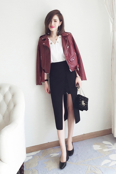 Дамско кожено яке в червен, жълт, черен и син цвят 