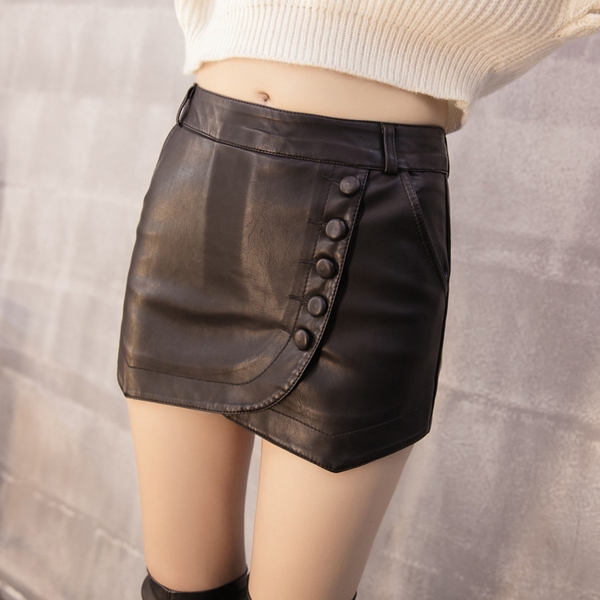 Дамски кожен панталон тип пола  - в черен цвят.