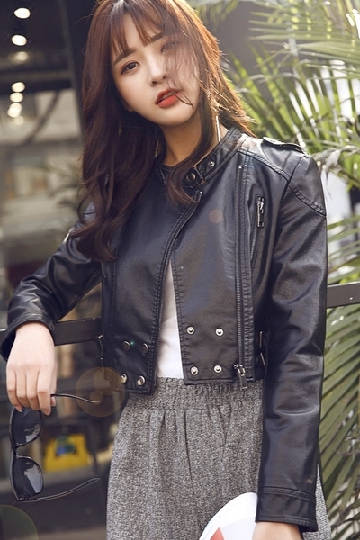 Късо дамско кожено яке тип Слим в черен цвят