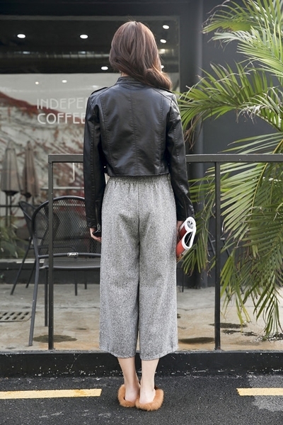 Късо дамско кожено яке тип Слим в черен цвят