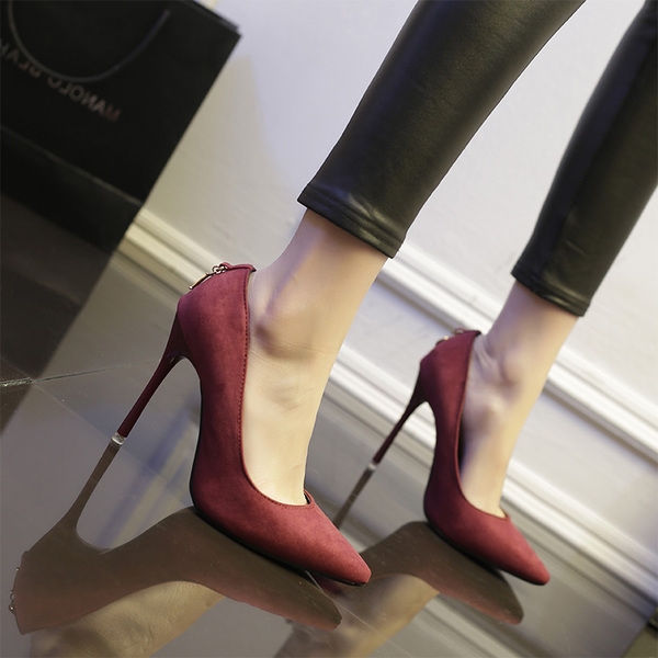 Велурени обувки на висок ток в свежи цветове. 