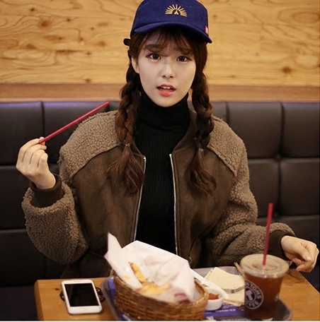 Спортно дебело яке в кафяв, черен и сив цвят с дълбоки джобове