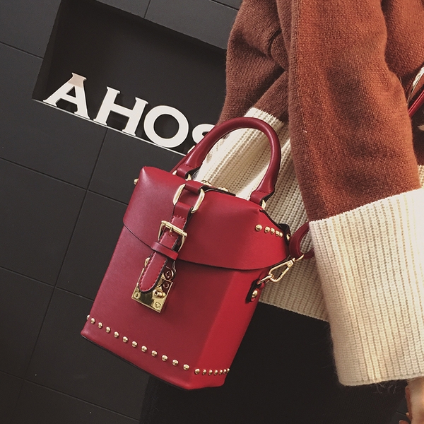 Γυναικεία μόδας μικρή δερμάτινη τσάντα: Μαύρο, κόκκινο, καφέ, πράσινο