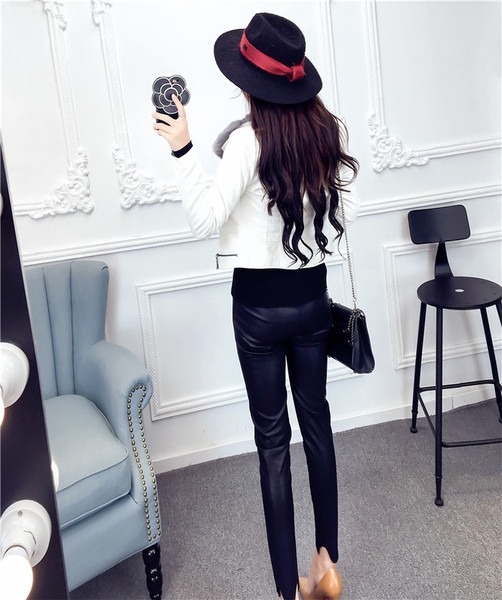 Κομψή κυρίες σακάκι με φτερά σε ροζ, λευκό και μαύρο