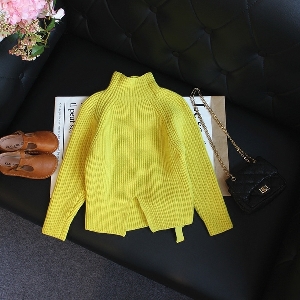 Παιδικό πουλόβερ σε κίτρινο χρώμα για μικρά κορίτσια.