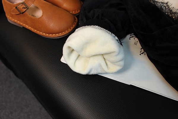 Детски блузи за момичета с горна част в бяло.