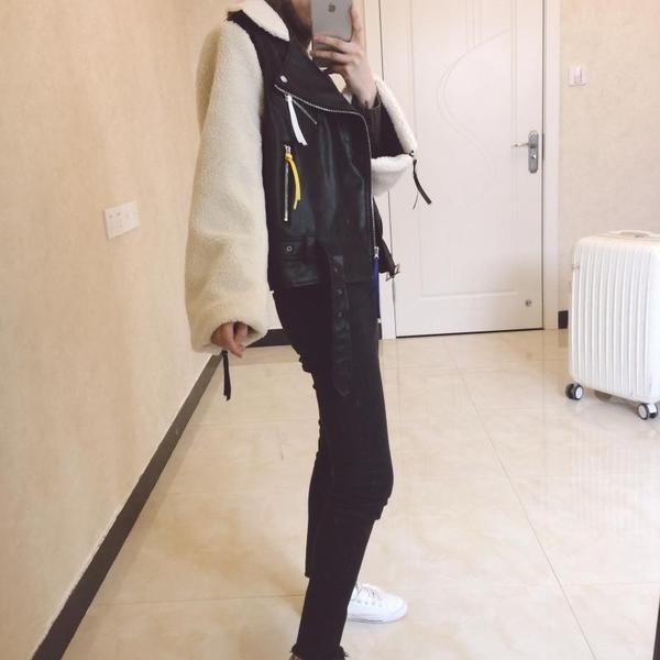 Кожено дамско яке с ръкави от плюш в британски стил