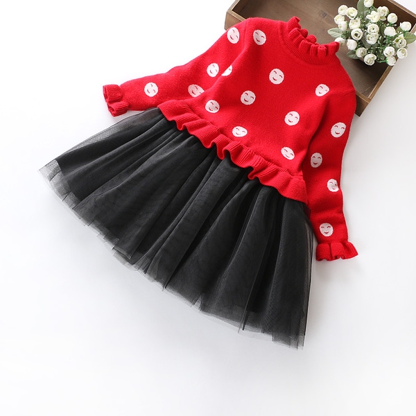 Παιδικό φόρεμα  με τούλι στο κάτω μέρος.