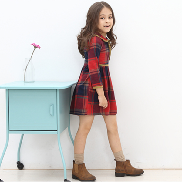 Детка рокля за момичета с дълъг ръкав и колан в червен кариран цвят