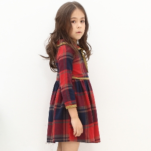 Παιδικό φόρεμα για κορίτσια με μακριά μανίκια και ζώνη με κόκκινο χρώμα καρό