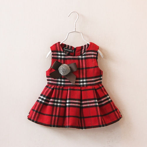 Μωρό φορέματα καρό σε μπεζ και κόκκινο με ρουφηξιά.