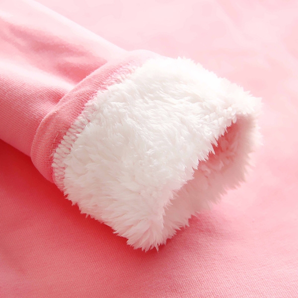 Παιδικά πουλόβερ για κομψά μικρά κοριτσάκια σε διαφορετικά χρώματα.