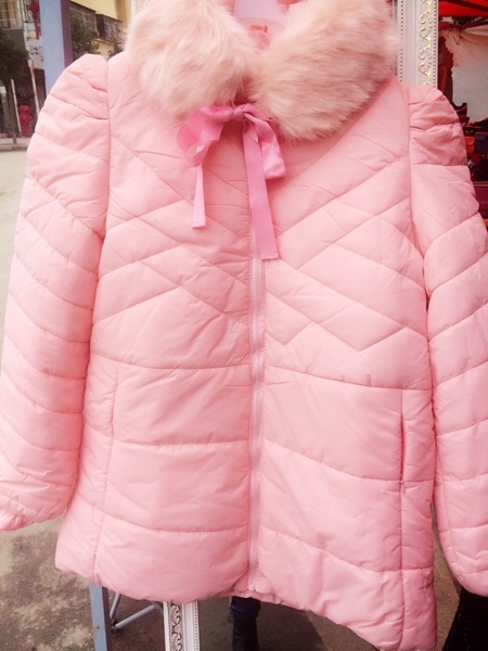 χειμώνα σακάκι των γυναικών με τα κάτω σε δύο χρώματα ροζ και μπλε