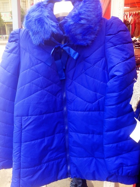 χειμώνα σακάκι των γυναικών με τα κάτω σε δύο χρώματα ροζ και μπλε