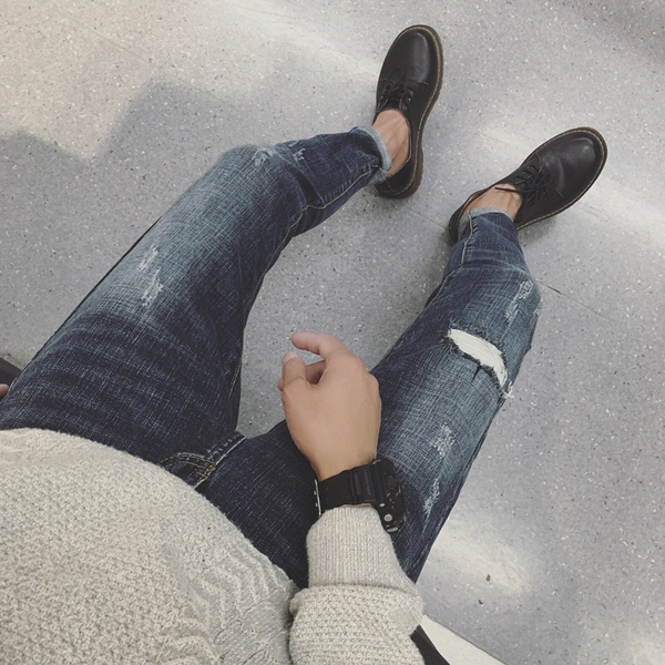 Οι άνδρες σκισμένα τζιν τύπου Slim σκούρο μπλε