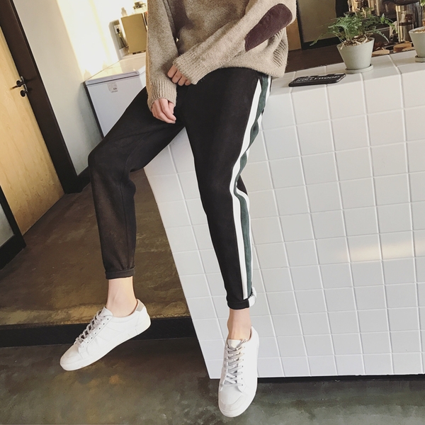 Ανδρικά αθλητικά παντελόνια σε μαύρο και μπλε χρώμα