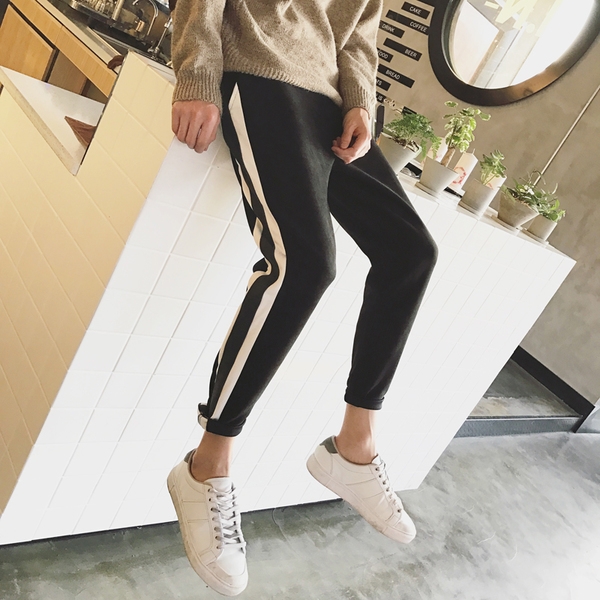 Ανδρικά αθλητικά παντελόνια σε μαύρο και μπλε χρώμα