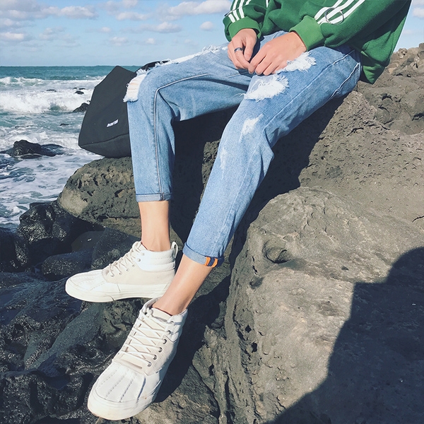 Мъжки стилни светли дънки - накъсани тип Слим