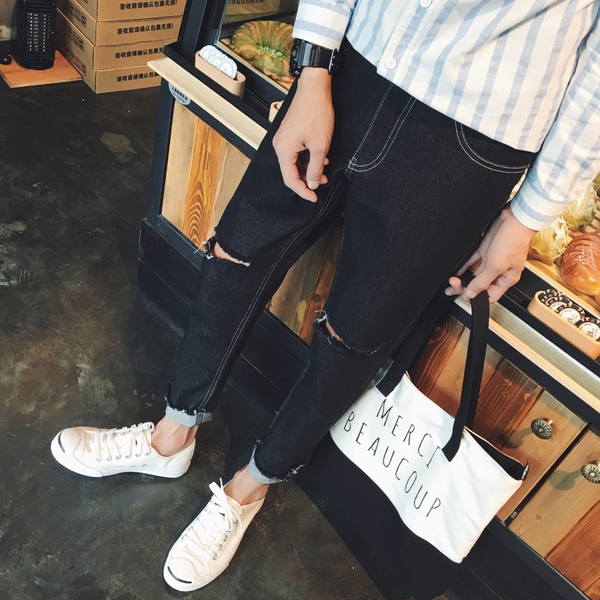 Κομψή τζιν για τους άνδρες με σκούρο χρώμα - ψιλοκομμένο, τύπου Slim