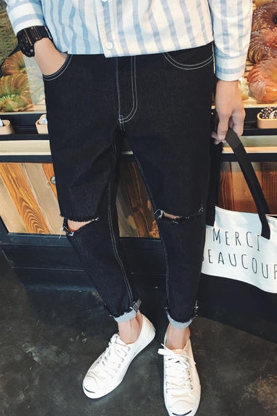 Κομψή τζιν για τους άνδρες με σκούρο χρώμα - ψιλοκομμένο, τύπου Slim