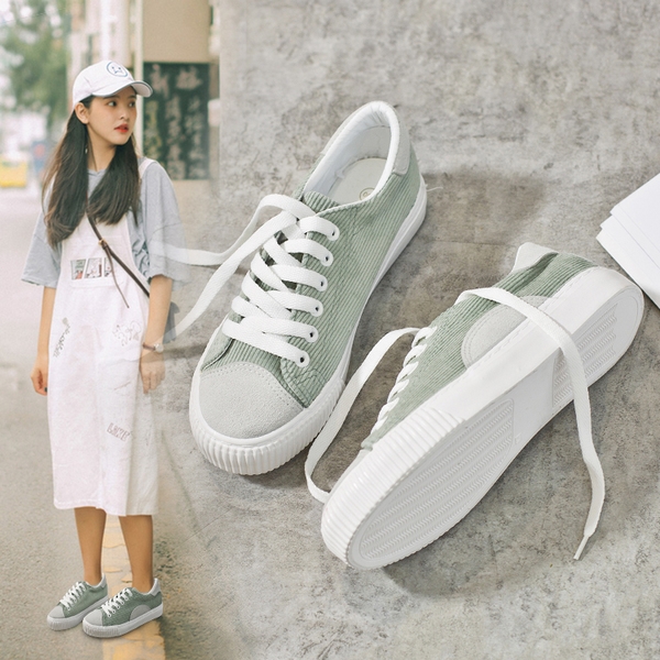 Γυναικεία  ανοιξιάτικα, καλοκαιρινά και φθινοπωρινά πάνινα παπούτσια σε τέσσερα νέα μοντέλα