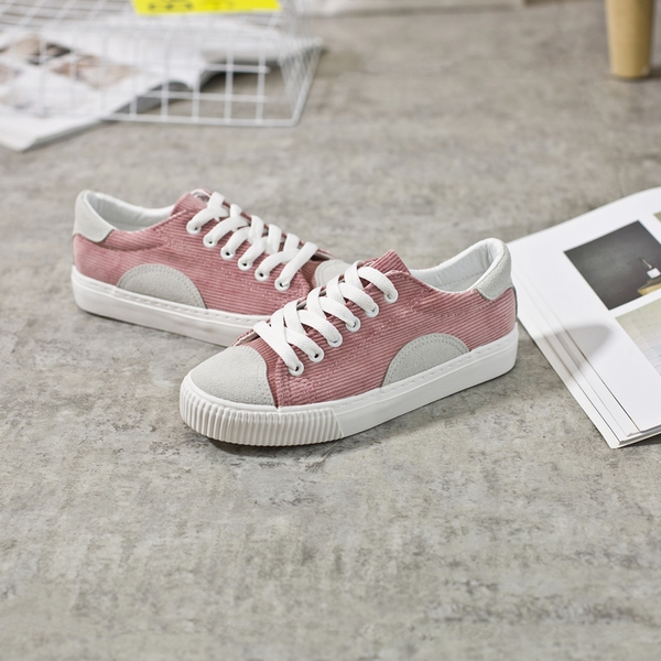 Γυναικεία  ανοιξιάτικα, καλοκαιρινά και φθινοπωρινά πάνινα παπούτσια σε τέσσερα νέα μοντέλα