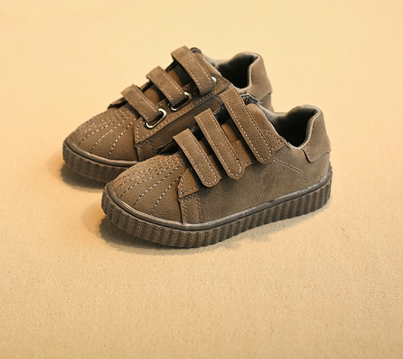 Παιδικά νέα ανοιξιάτικα και φθινοπωρινά πάνινα παπούτσια για αγόρια και κορίτσια σε τρία χρώματα - καφέ και μαύρο